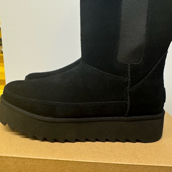 UGG CHELSEA PLATFORM SHORT SIZE 9 BLACK NIB WOMANS - Picture 5 of 6